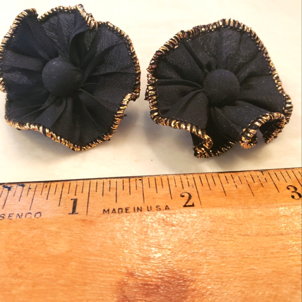 Black Cloth Flower Earrings, PIERCED.